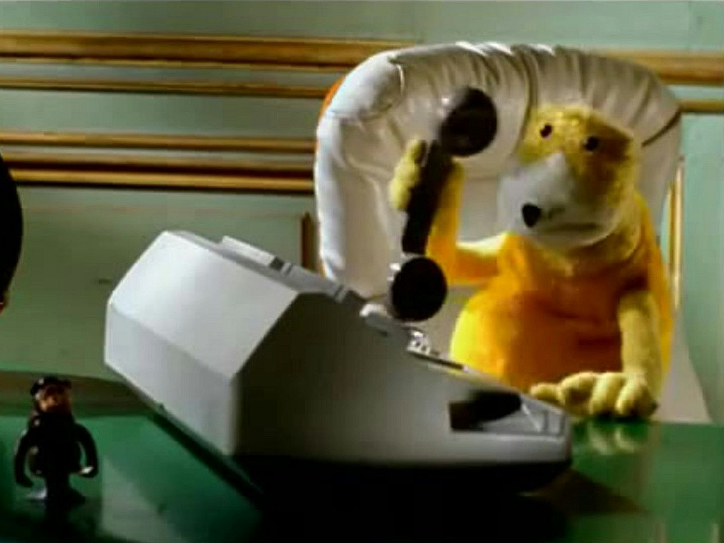90s90s MR. OIZO?